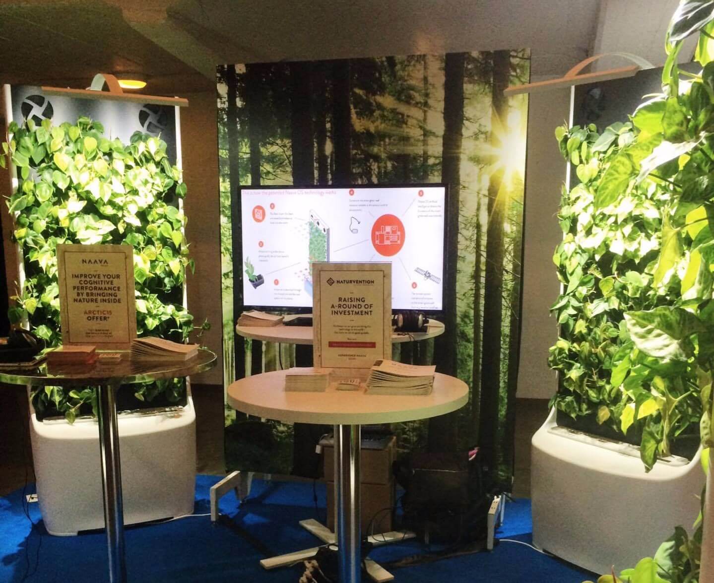 arctic-fair-stand-bg.jpg