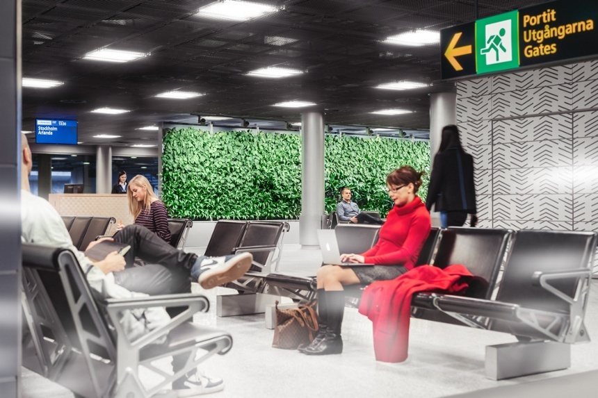 One of the gate areas in Helsinki-Vantaa now has a Naava.
