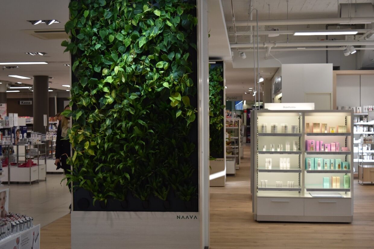 Maaliskuussa 2017 Jyväskylän Sokos Emotionille asennettiin uudet Naava Designer -viherseinät