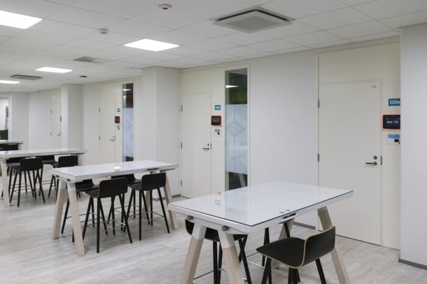 L&T:n tiloissa oma tekemisen tapa näkyy vahvasti.