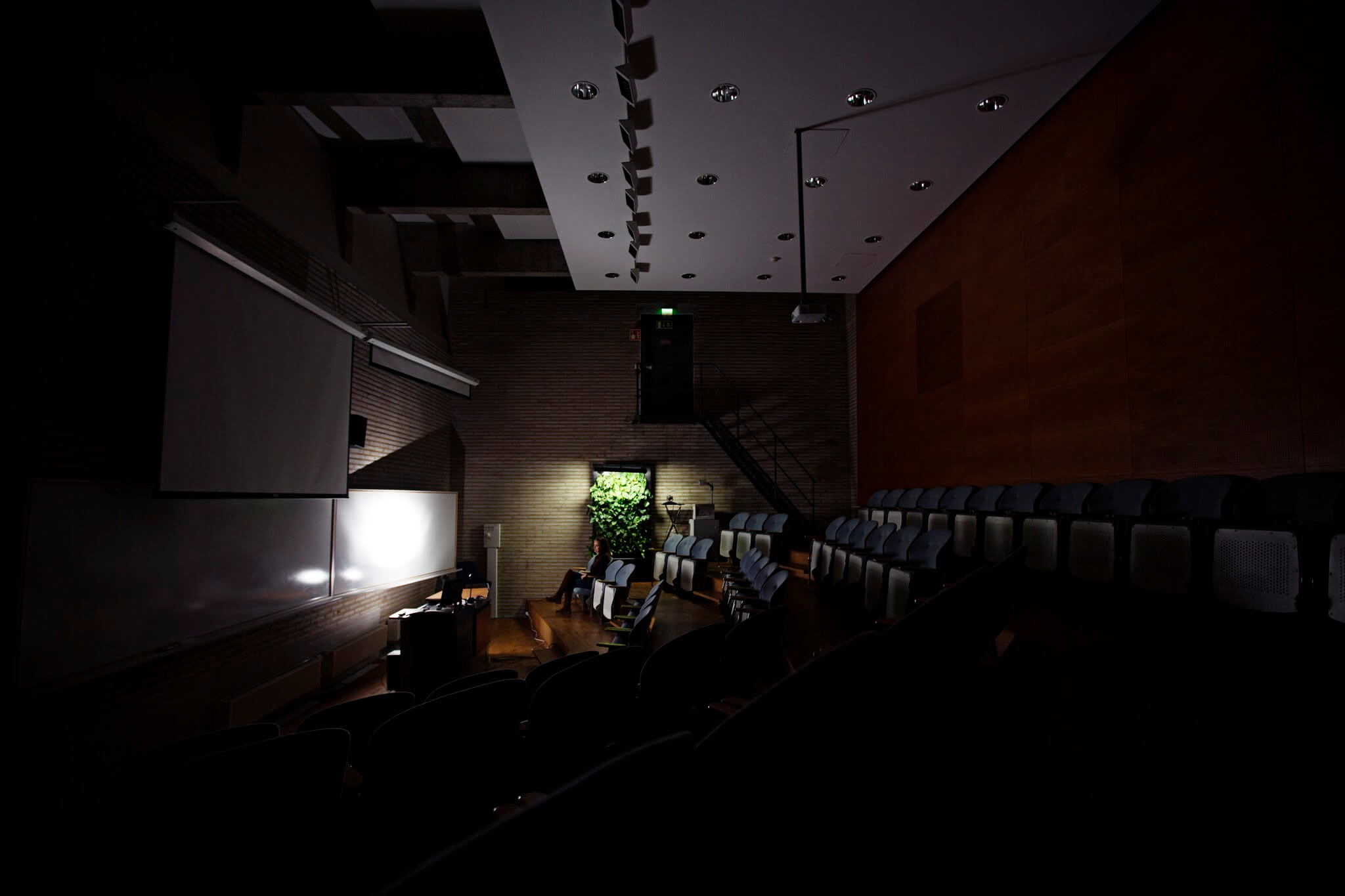 hanken-auditorium-bg.jpg